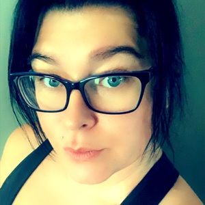 Meet your Posher, Dena-lynne